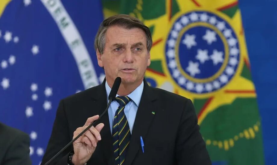 Bolsonaro avalia nova cirurgia abdominal após realização de exames